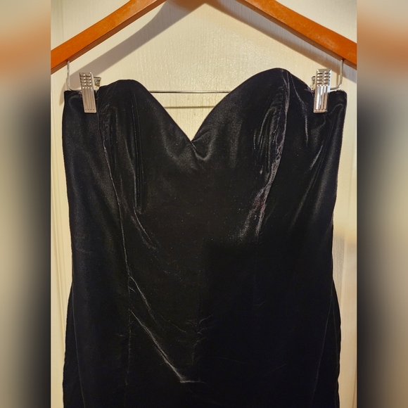 Night Way Black Velvet Strapless Dress Size 10 - Picture 2 of 5